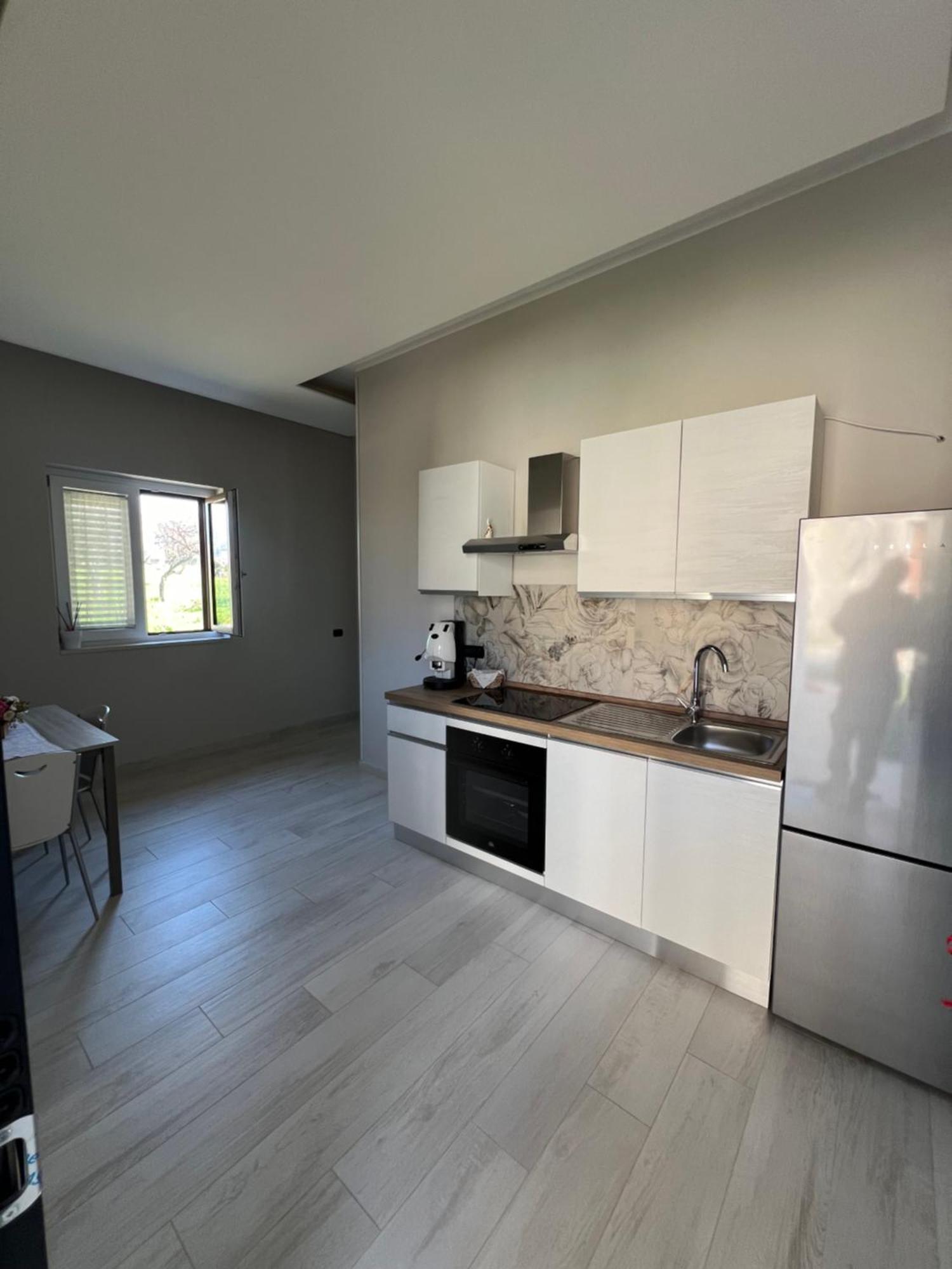 Brass Apartment Кастелламмаре-ди-Стабия Экстерьер фото